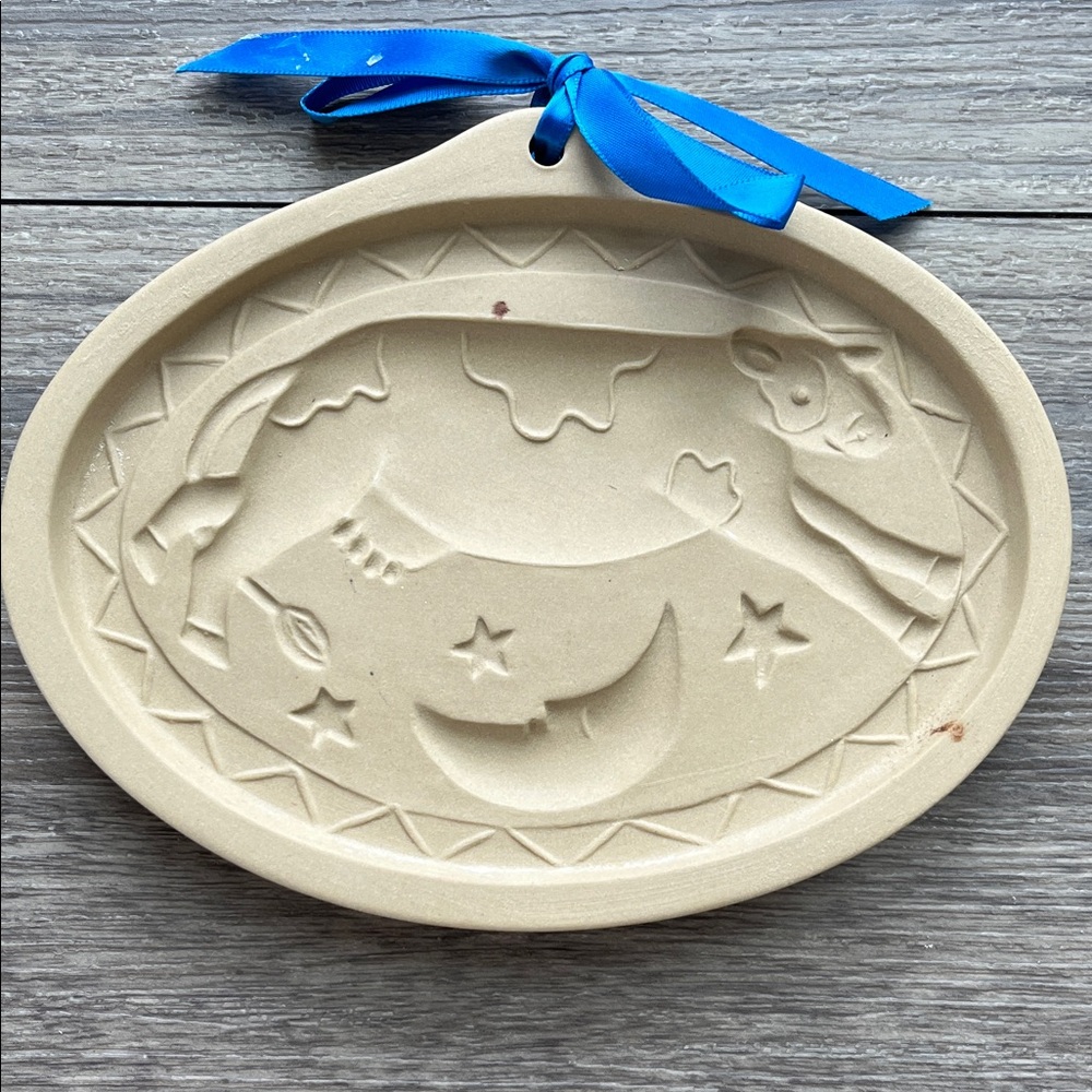 Rare 1992 nursery rhyme Cow jumps over the Moon brown bag cookie art hill design